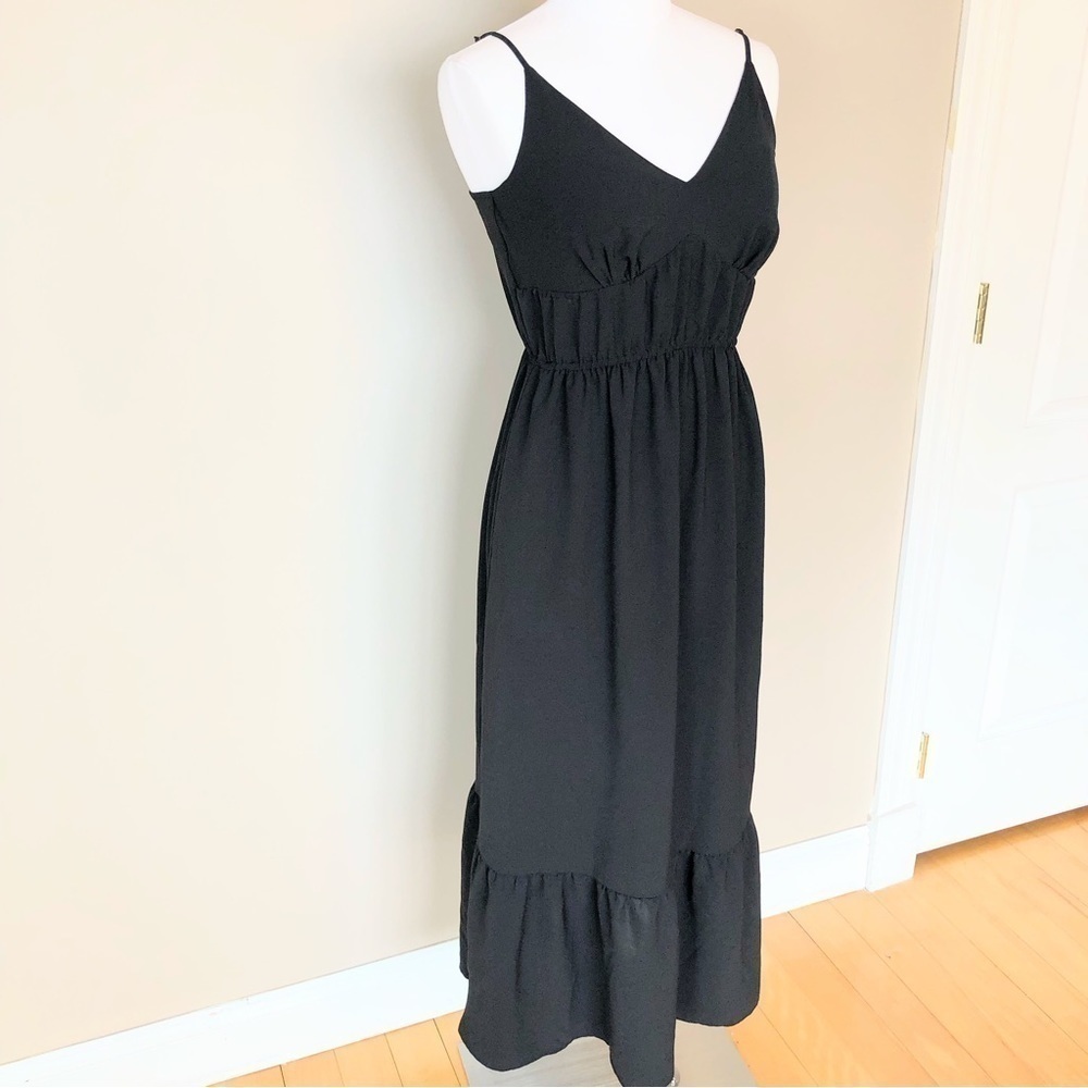 WHO What Wear black V neck adjustable spaghetti strap tiered midi dress XS